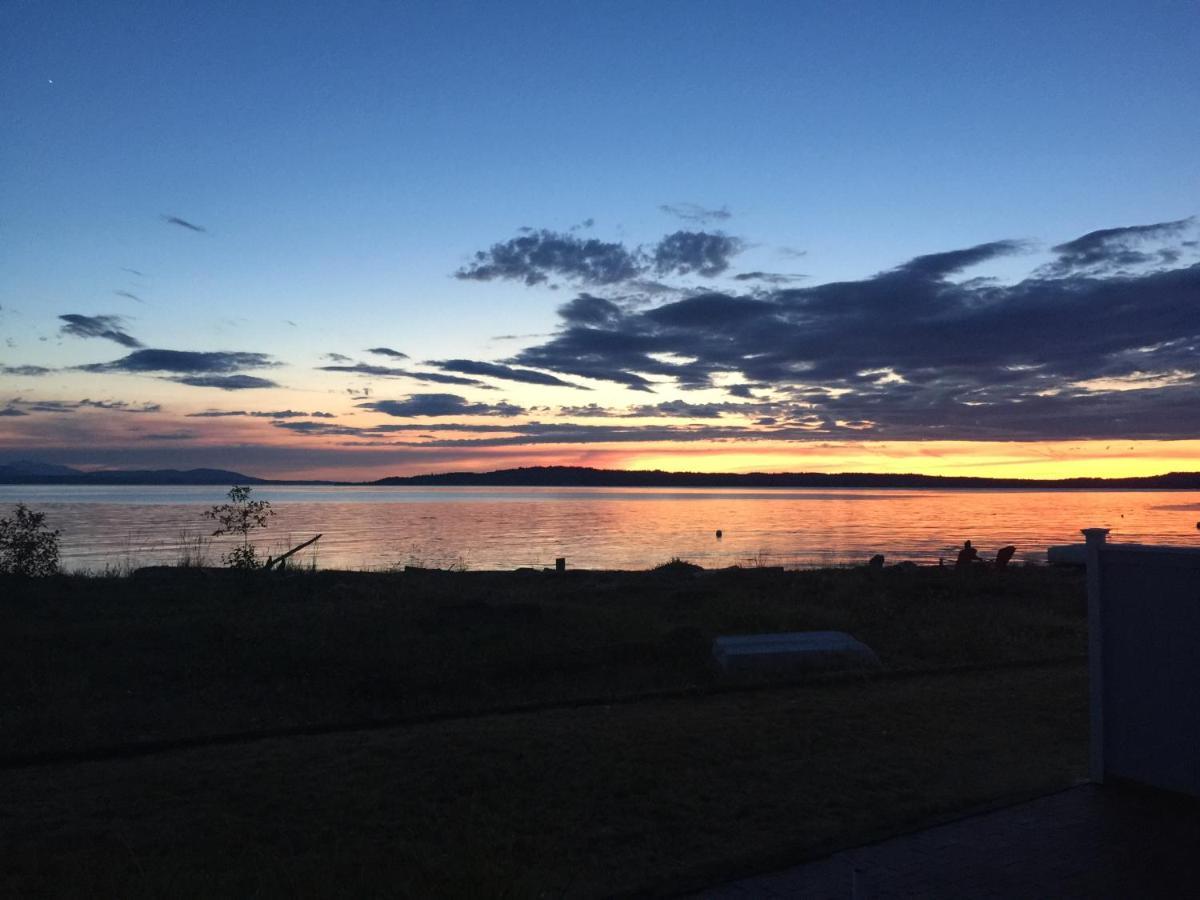 Maxwelton Beach Sunsets! Kayaks & Paddleboards! 1 Min Walk To The Water! Clinton Buitenkant foto